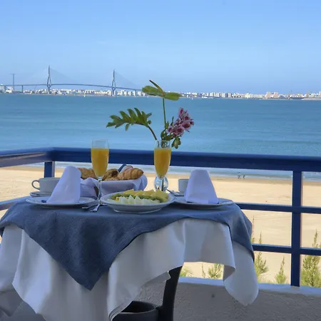 Puerto Bahia & Hotel