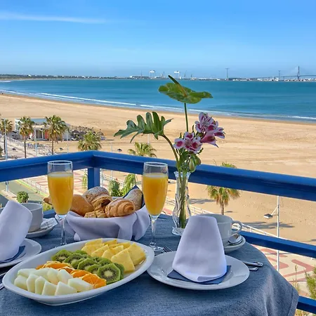 Hotel Puerto Bahia & 4*