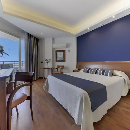 Hotel Puerto Bahia & 4*