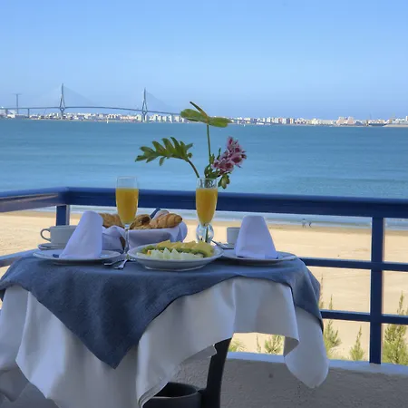 Puerto Bahia & Hotel 4*