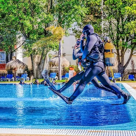 Hotel Puerto Bahia & 4*