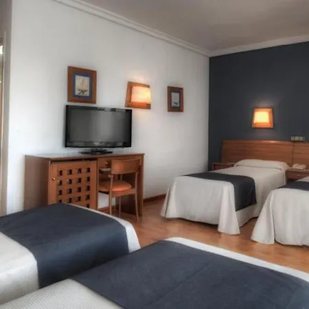 Hotel Puerto Bahia & 4*